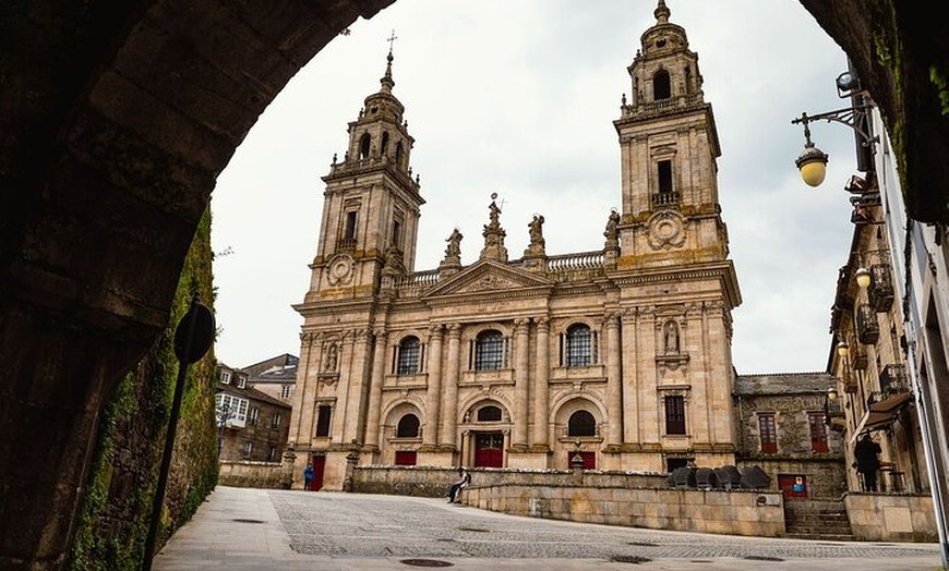 Image 5: Tour a pie en grupo por Lugo