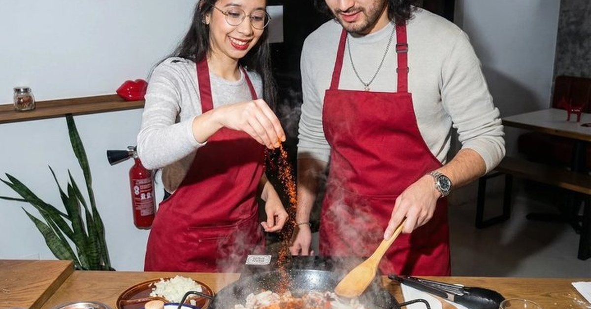 Clase de cocina de paella en Barcelona en grupo reducido