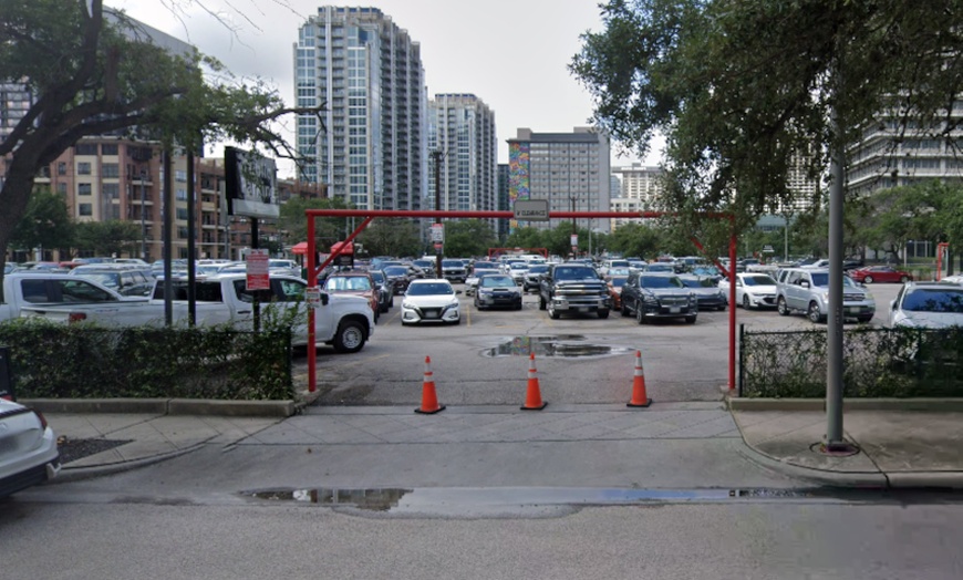 Image 3: Parking at Filly Lot