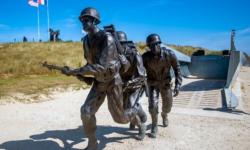 Image 1: Voyage privé de Paris à Normandie