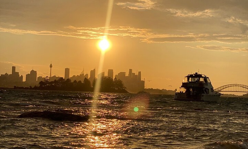 Image 7: Sydney: Golden Hour City Escape with Sunset, Picnic and Photos