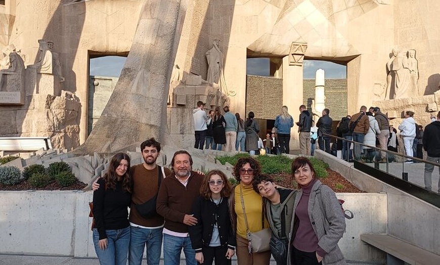 Image 3: Barcelona : Tour semiprivado Sagrada Familia sin colas