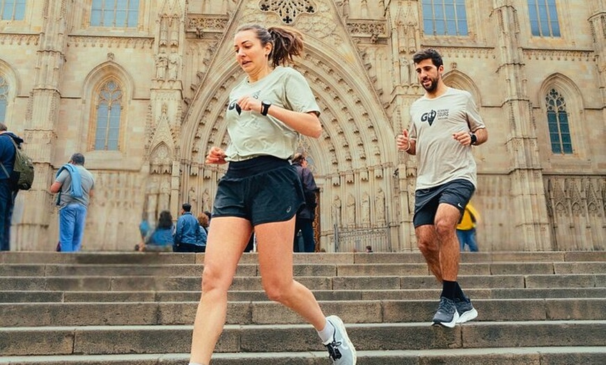 Image 3: Dirige el Barcelona Gótico con un local: Tour de running en grupo 7K
