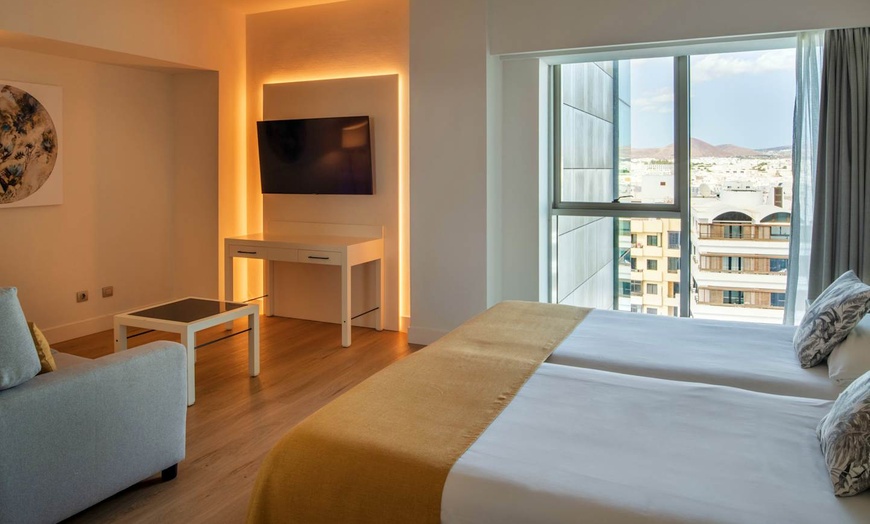 Image 2: ✈ LANZAROTE | Arrecife - Arrecife Gran Hotel & Spa 5* - Spa