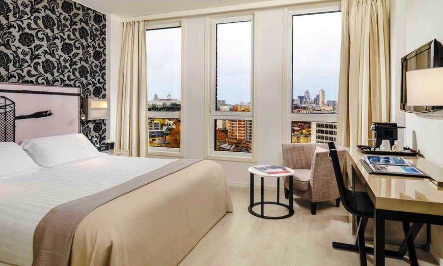 Image 2: ✈ ROYAUME-UNI | Londres - H10 London Waterloo & entrée au British M...