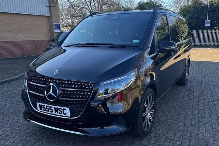 Luxury Airport Transfer Service in London - Primary Image