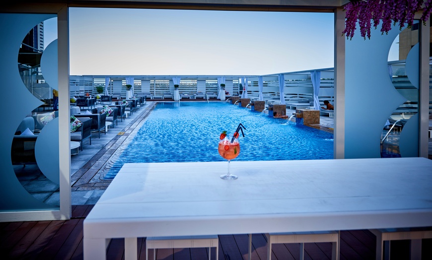 Image 13: ✈ EMIRATS ARABES UNIS | Dubaï - Media One Hotel 4* - Piscine extéri...