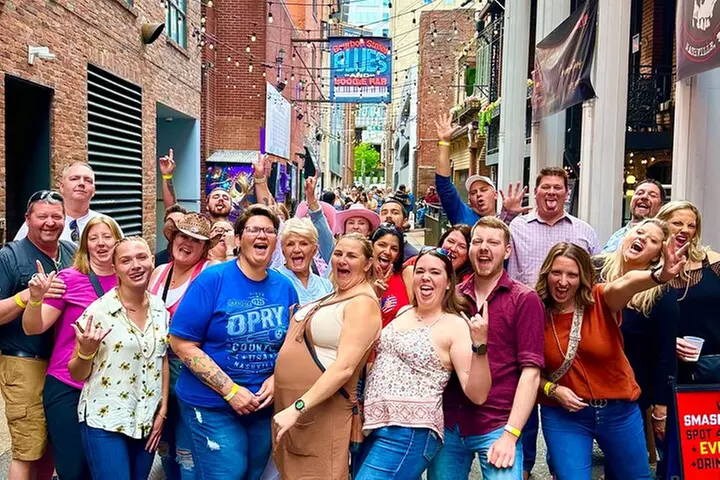 Guided Pub Crawl Walking Tour of Downtown Nashville