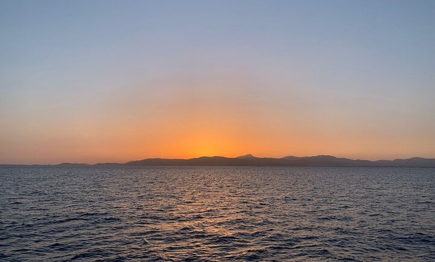 Image 3: Paseo en Barco al Atardecer por la Playa de Es Trenc