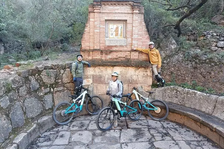 Valencia: Tour de montaña en bicicleta eléctrica con recogida en el...