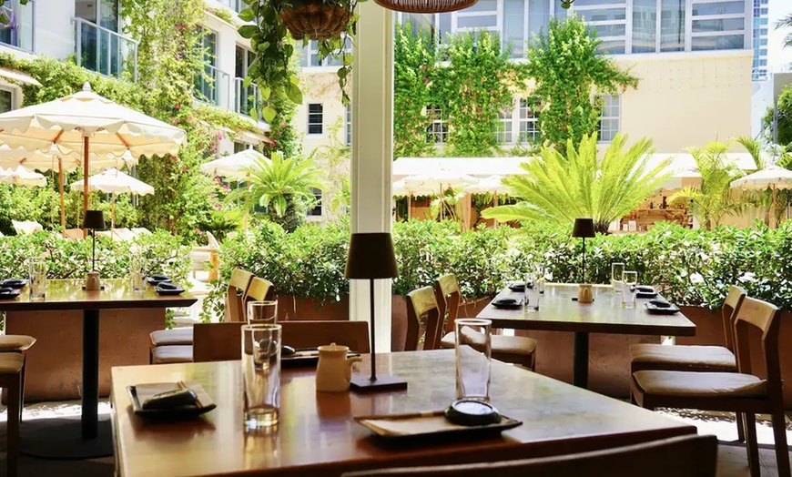 Image 9: ✈ FLORIDE | Miami - The Plymouth South Beach 4* - Piscine extérieure