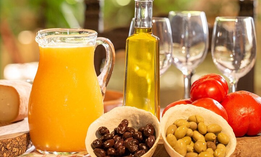 Image 7: Visita Guiada de Cata en Casa del siglo XVI y Fábrica de Aceite de ...