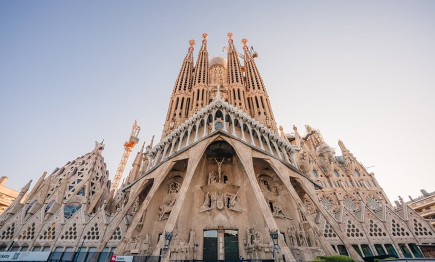 Image 3: Entrada sin colas para la Sagrada Familia con Guía Oficial