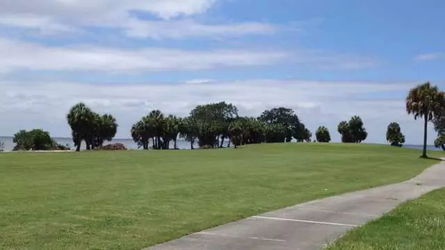 Online Booking - Round of Golf at Bay Palms Golf Complex - South (Base Access Needed)