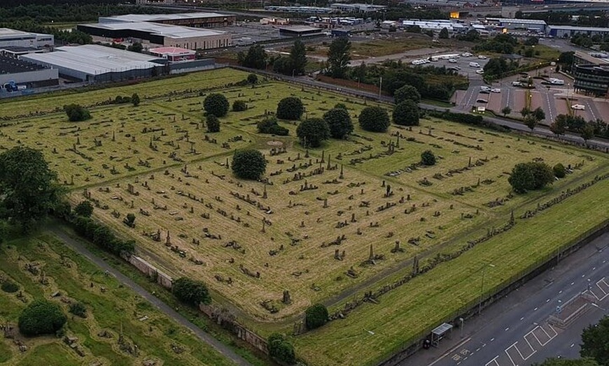 Image 7: Southern Necropolis Tour with the Happy Reaper