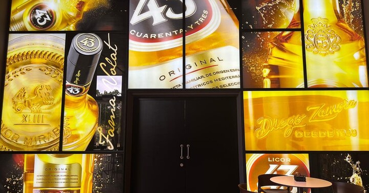 Visita a fábrica de licor con cata y traslados en van en Alicante