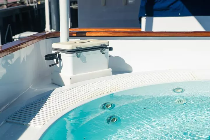 Luxury Private Hot Tub Boat of DC Potomac Monuments Tub up to 20