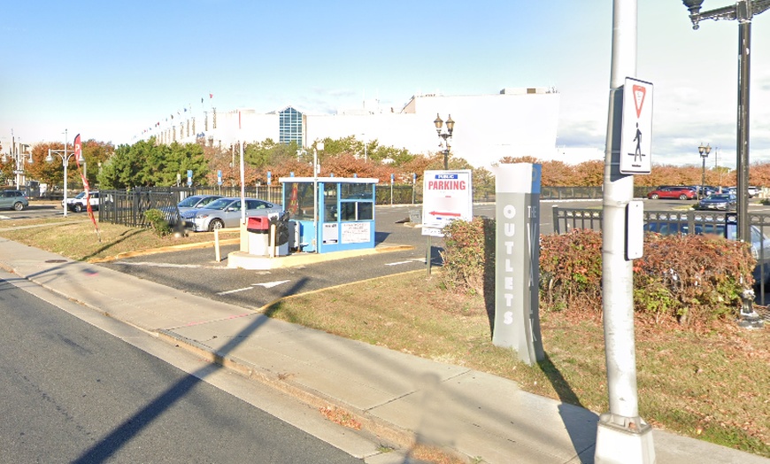 Image 2: Parking at 1801 Baltic Ave. Lot