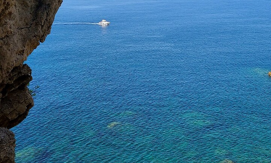 Image 2: Un Bateau Privatisé, dans les Calanques de Port d'Alon !