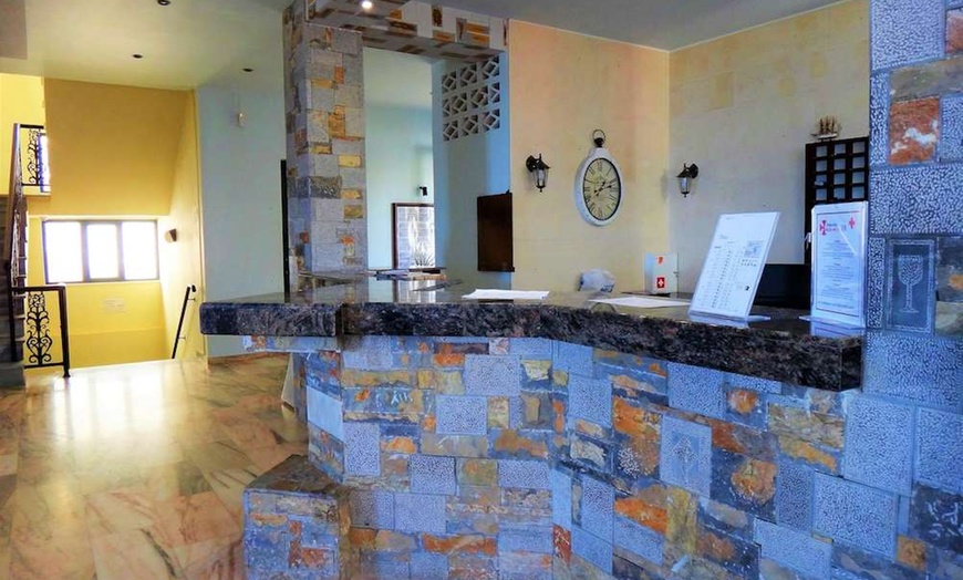 Image 2: ✈ KRETA | Kato Gouves - Diogenis Blue Palace Hotel 4* - Odkryty basen