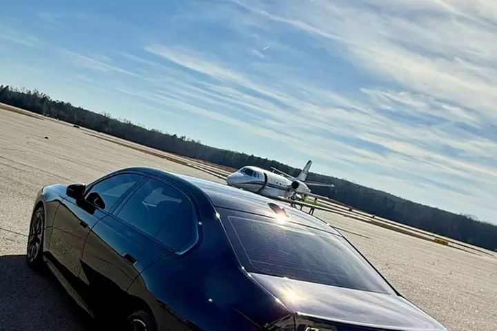 Luxury Airport Transfer in a BMW I7 E Drive 50