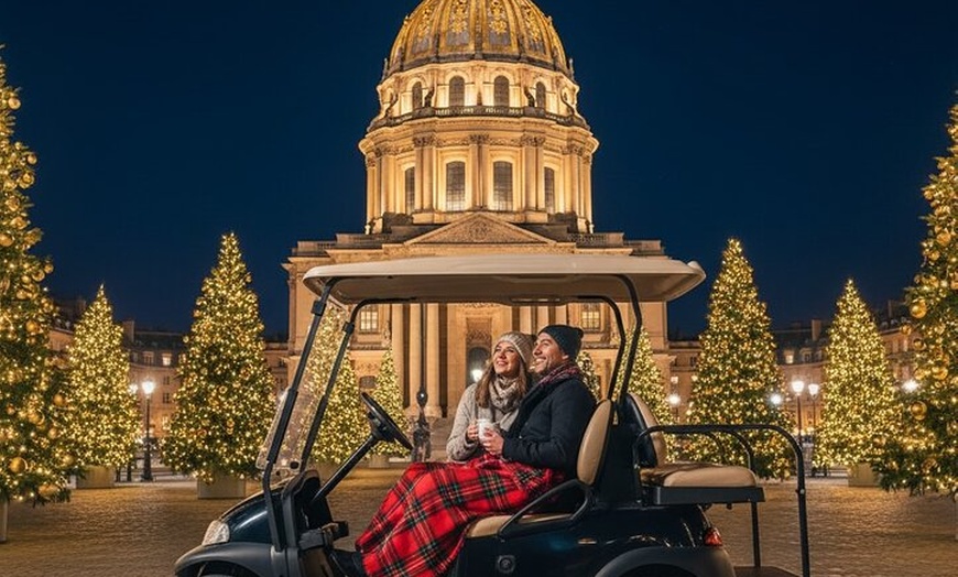 Image 7: Visite des Lumières de Noël de Paris en GolfCart : Expérience Privée