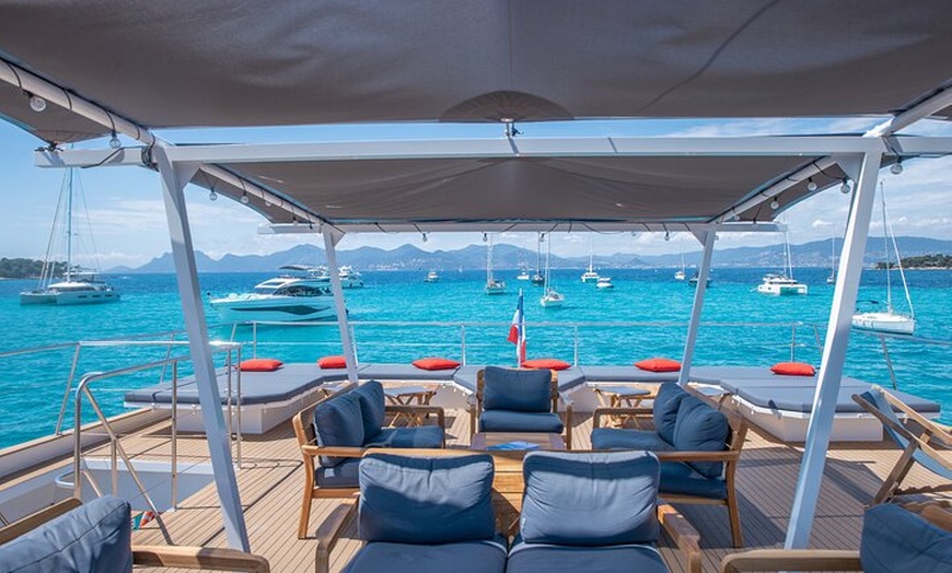 Image 6: Le Brunch en Mer en Catamaran Villefranche et Cap Ferrat Nice