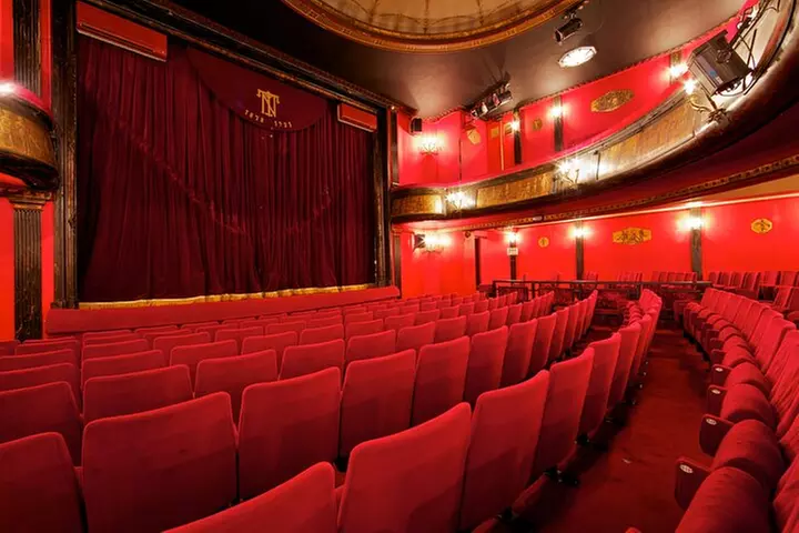 Paris : Spectacle en anglais « Comment devenir Parisien ? »