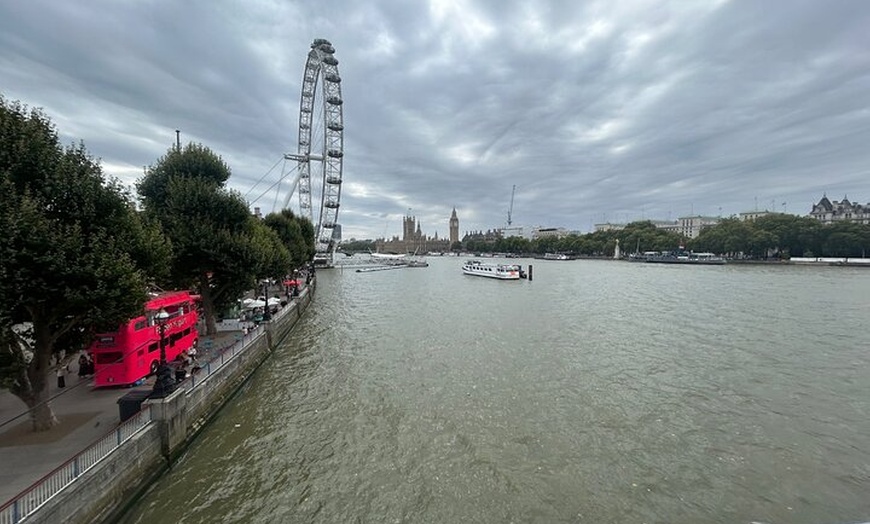 Image 7: Comprehensive Airport Transfer Service to London and Beyond