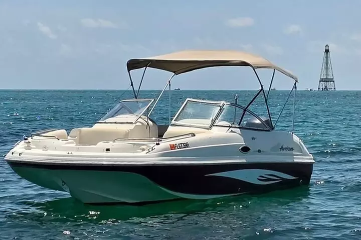 21' Hurricane Sundeck Boat Rental - Primary Image