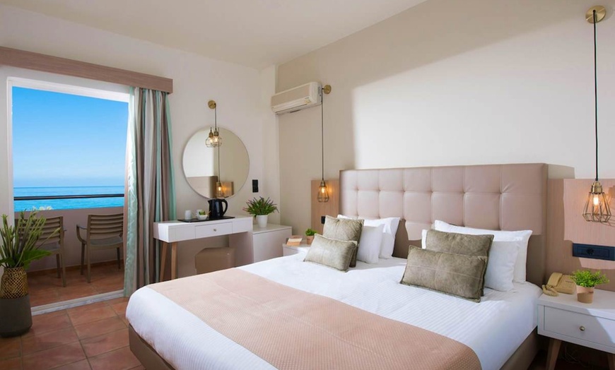 Image 5: ✈ CRÈTE | Gouves - Gouves Bay by Omilos Hotels 4*, 3 nuit - Tout in...
