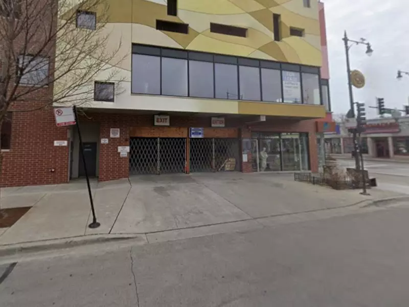 Parking at 6401 N. Rockwell Main Garage