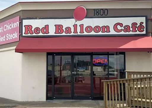 5% Cash Back at Red Balloon Cafe