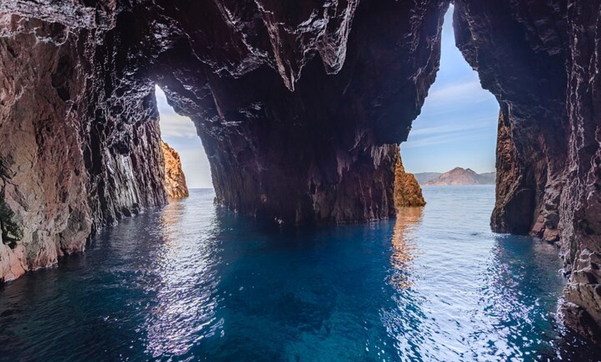 Image 14: Scandola au Soleil Couchant : Girolata & Saveurs Corses