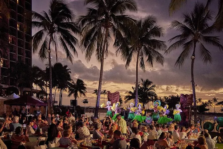 Waikiki Starlight Luau on The Great Lawn-Hilton Hawaiian Village