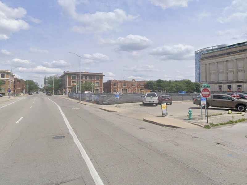 Parking at 219 E. New York St. Lot