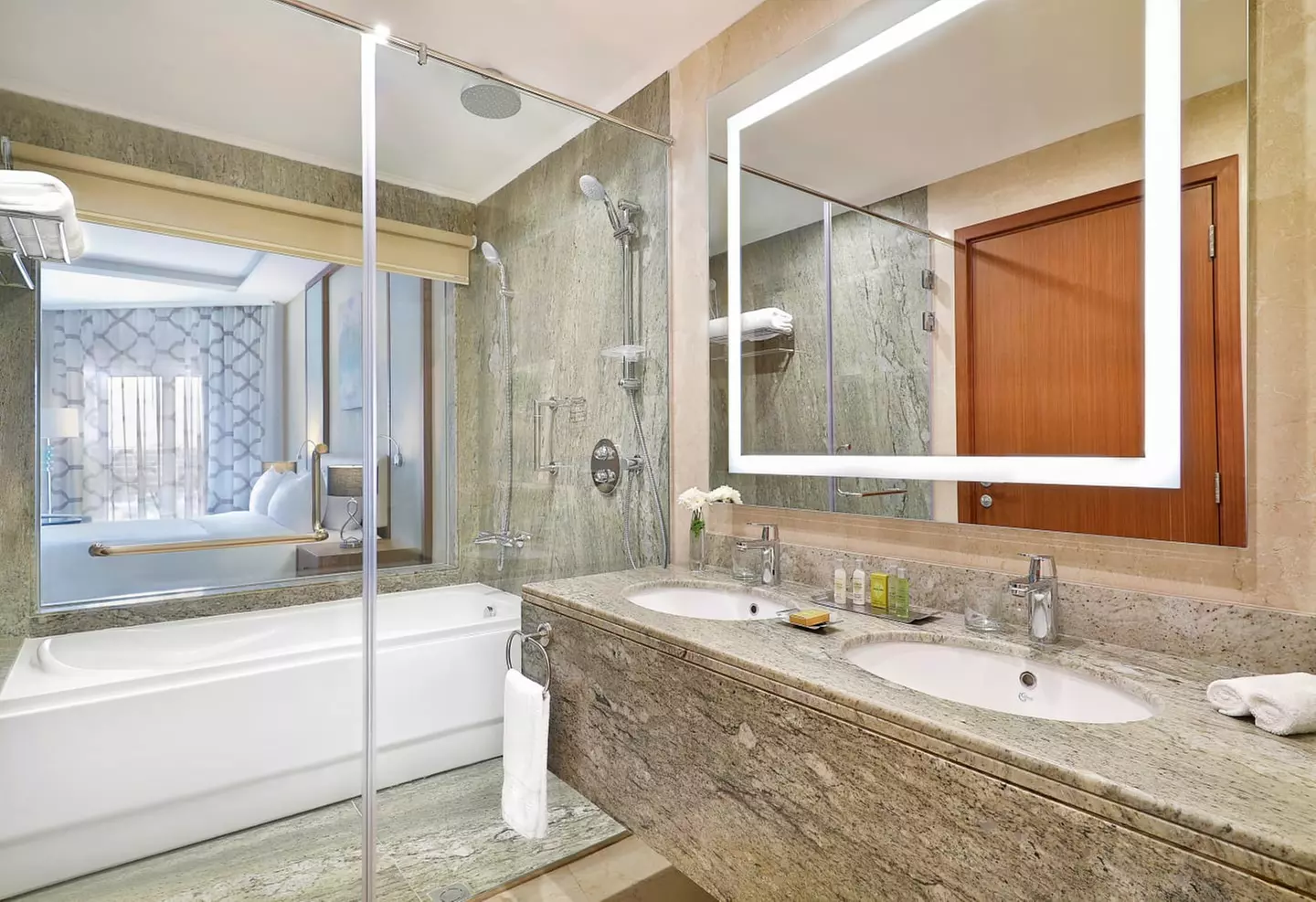 ✈ EGITTO | Hurghada - Hilton Hurghada Plaza 5*, 5 notti - All inclu...