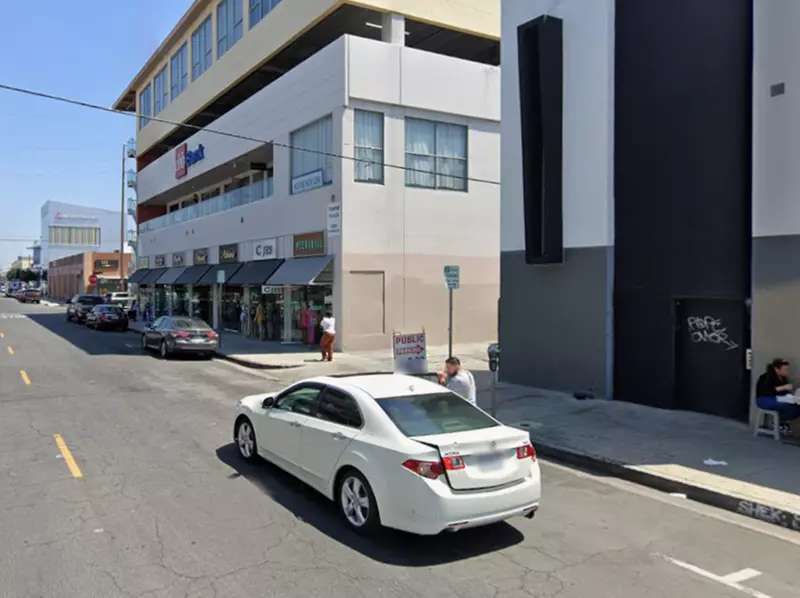 Parking at 1000 Crocker St. Lot