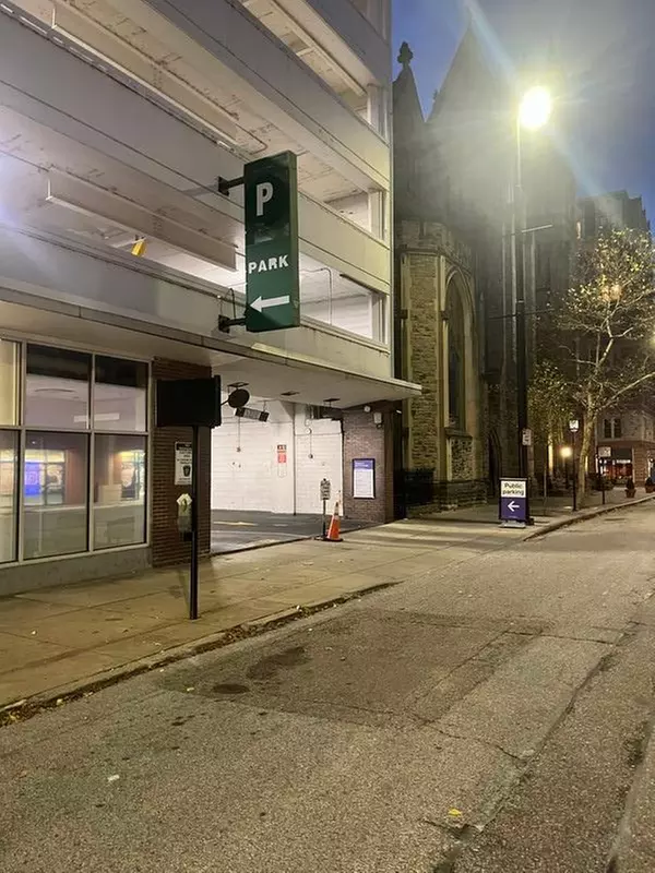 Parking at 222 W. 7th St. Garage