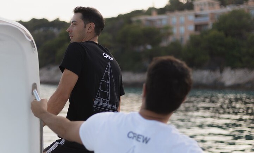 Image 41: Yate a vela privado por la Bahía de Palma y calas cercanas