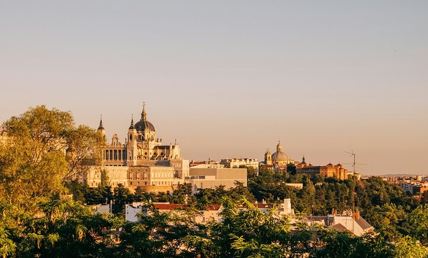 Image 8: Madrid : Tour digital sin guía – Usa tu teléfono para explorar