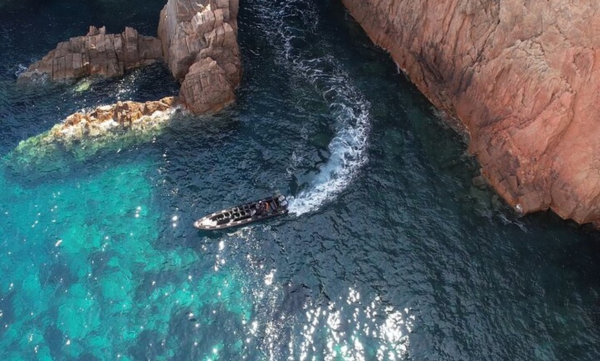 Image 3: Scandola Girolata Les Calanques de Piana en Go Fast 10 Pax