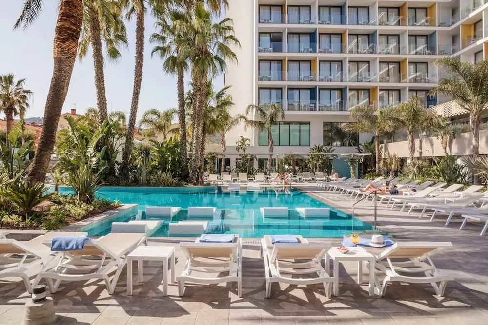 ✈ COSTA BARCELONA | Malgrat de Mar - AQUA Hotel Silhouette & Spa - ...
