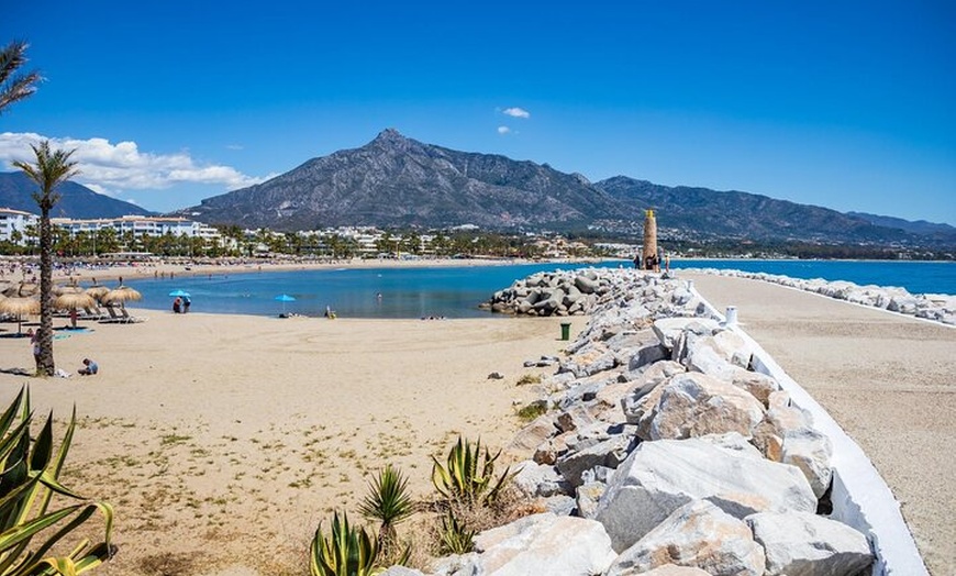 Image 6: Explora Marbella en 60 minutos con un Local