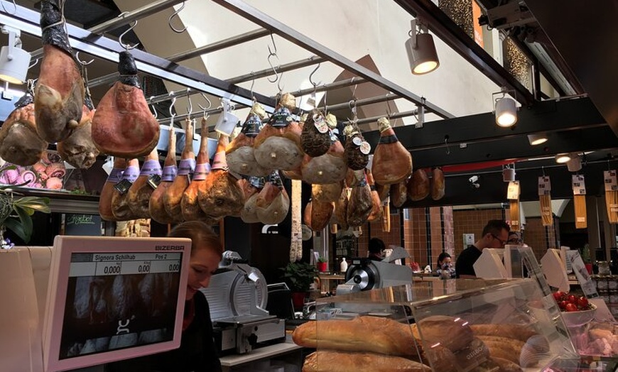 Image 9: Private Stuttgart Stadtrundfahrt mit lizenziertem Fortgeschrittener...