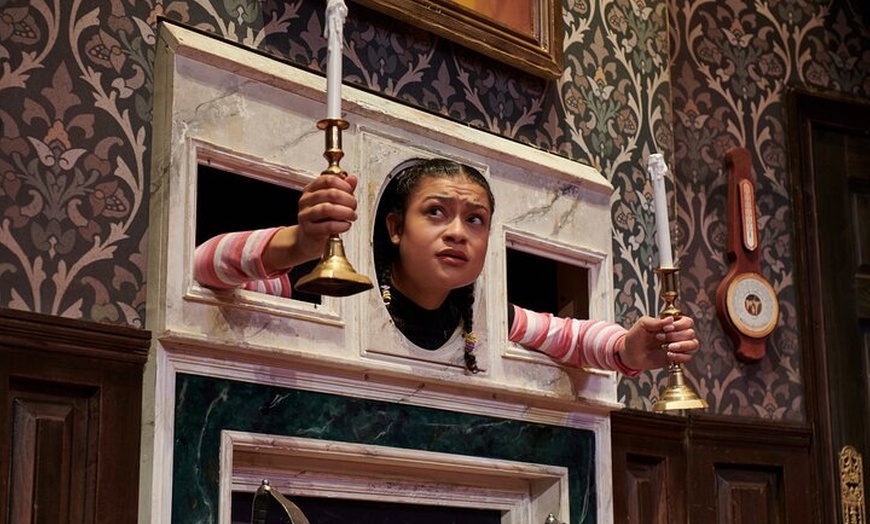 Image 9: The Play That Goes Wrong in London Theatre