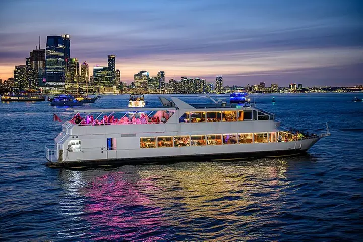 NYC New Year's Eve Dinner on Luxury Yacht with Open Bar - Primary Image