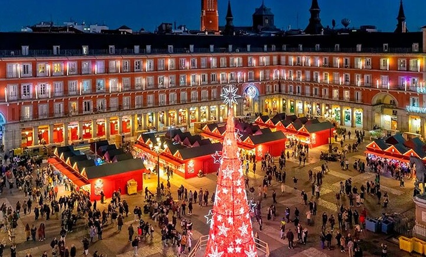 Image 2: Luces de Navidad y Parque del Retiro: Gran Vía, Cibeles y más