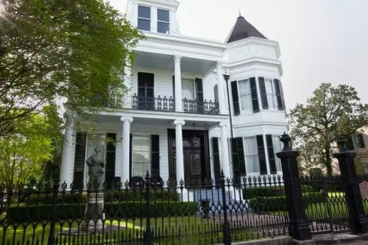Garden District Home and History Walking Tour