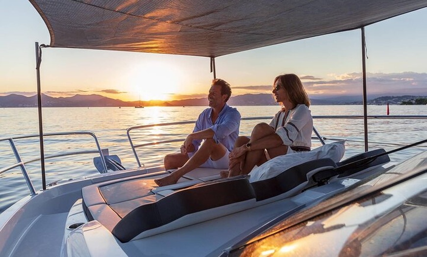 Image 1: Apéro et Coucher de Soleil Croisière Inoubliable au Fil de l'Eau